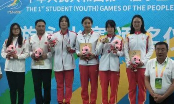 32人次成绩破赛会纪录 中国游泳“强”在校园